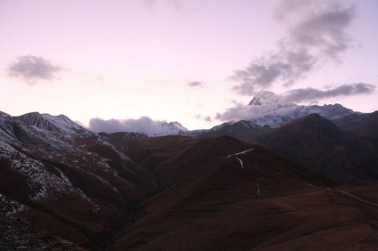 Urcare spre munte Kazbek din Georgia de la Ghetarul Gerget pe ruta 2a, detalii tehnice -