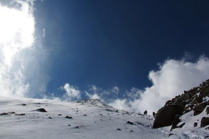 Urcare spre munte Kazbek din Georgia de la Ghetarul Gerget pe ruta 2a, detalii tehnice -