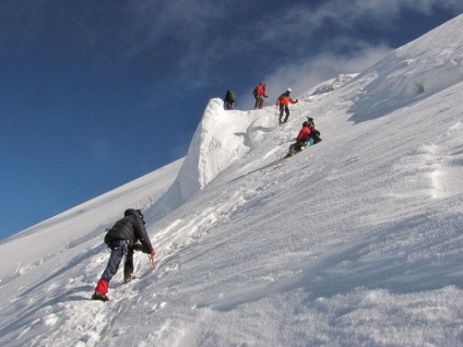 Urcare spre munte Kazbek din Georgia de la Ghetarul Gerget pe ruta 2a, detalii tehnice -