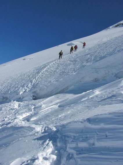 Urcare spre munte Kazbek din Georgia de la Ghetarul Gerget pe ruta 2a, detalii tehnice -