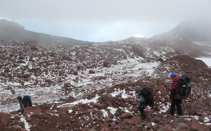 Urmează la Kazbek din partea Georgiei, alpinist