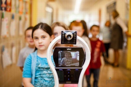 În școală, în loc de copil, există un robot