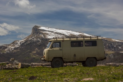 O călătorie în munți, o excursie în munți