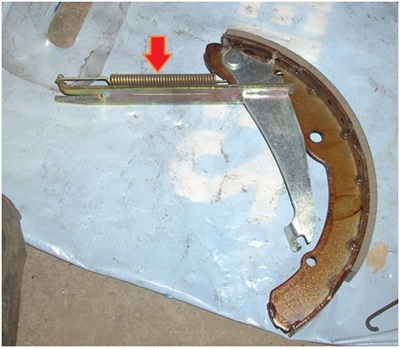 Înlocuirea plăcuțelor de frână spate pentru șabda fabia