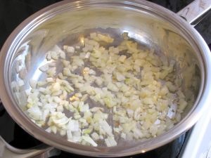 Casserole burgonyával, darált hús és gomba egy potban - egyszerű receptek