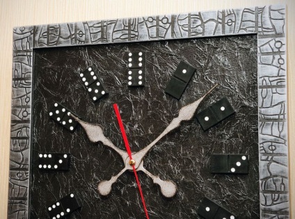 Domino digitális óra és saját kezűleg készült