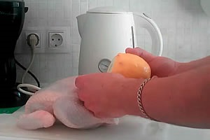 Puiul din cuptor rețetă în întregime cu o fotografie