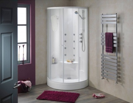 Fürdőszoba kialakítása zuhanyzókarokkal