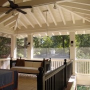 A vidéki ház verandája, a gyönyörű belső tér a képen