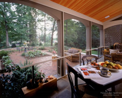 Designul verandei casei de țară, frumosul interior al fotografiei