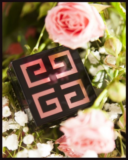 Givenchy le prisme blush în umbra nr. 22 vintage roz