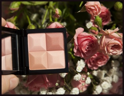 Givenchy le prisme blush în umbra nr. 22 vintage roz