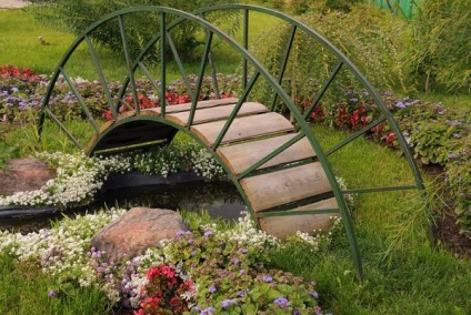 Idei de poduri de grădină elegante pentru zona suburbană