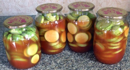 Zucchini pentru iarnă cu pastă de tomate - furling pentru iarnă