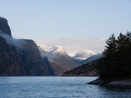 Ljuse-fjord, descriere norvegiană, fotografie, unde se află pe hartă, cum se ajunge