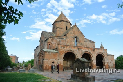 Mănăstirea echmiadzin - armeniană - Vatican - călătoresc viu