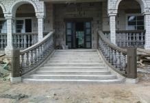 Scara exterioară la casa exterioară la etajul al doilea, fotografie din exterior cu propriile mâini, definiție și