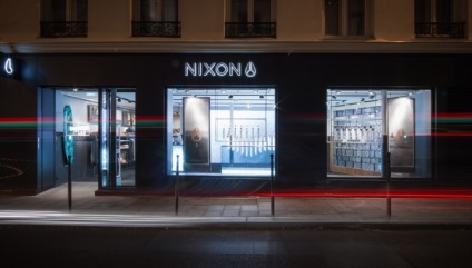 Decorarea unui magazin de ceasuri Nixon din Paris