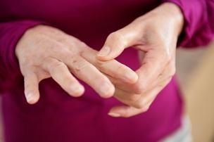 Amorțirea cauzelor mâinii și prevenirea