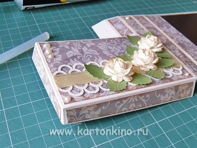 Organizator-magnet pentru hostess