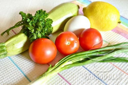 Salată de legume cu dovlecei prăjiți - rețetă cu fotografie