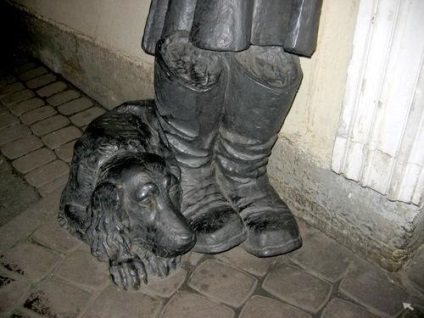 Monumentul eroilor de câine este literar și nu numai