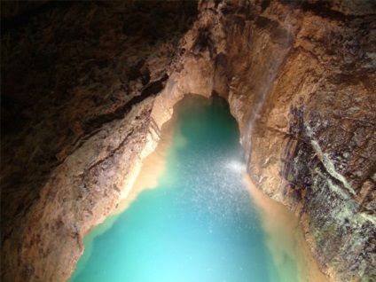 Râuri și lacuri subterane 10 fotografii uimitoare