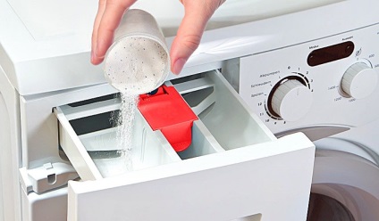 Cât de mult trebuie să umpleți pulberea din mașina de spălat