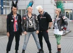 A punk stílusa a ruhákban (fotó)