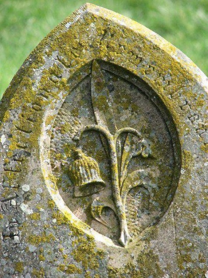 Care este semnificația simbolurilor ciudate din cimitire?