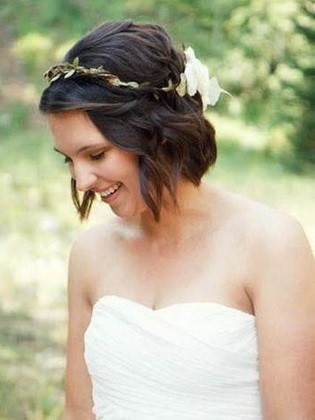 Coafuri de nunta pe lama cu alungire si fotografii de par scurt si optiuni de styling