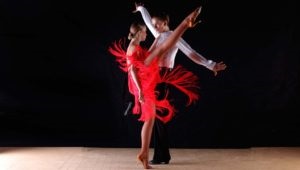 Spectacole de dansatoare latino-americane