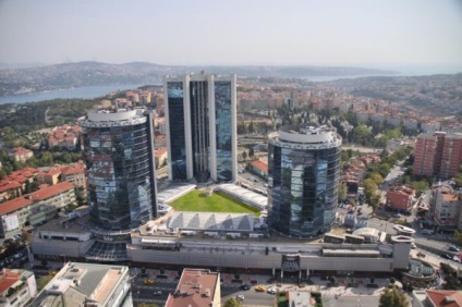 Centrul comercial Akmerkez din Istanbul este o abundență de diverse bunuri