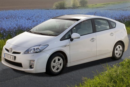 Toyota prius iii - sub nori electrici