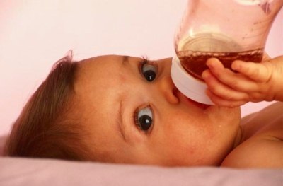 Dill víz az újszülöttek számára - mennyit kell adni, dózis