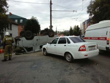 În accident, mașina sa întors spre acoperisul din Cheboksary în 2016, știri despre Chuvashia, știri Cheboksary