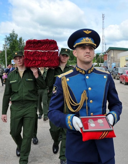 A Kesovaya-hegyen Sergey Bobrikov-Tver vörös seregének katonái maradványai