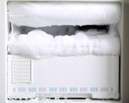 În frigider crește rapid stratul de zăpadă