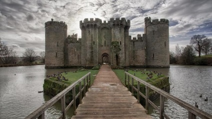 Castelul cetatea din Bodiam pe apă