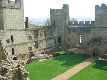 Castelul cetatea din Bodiam pe apă