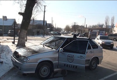 Pentru că poliția de inscripționare pe mașini a început să nege drepturile, în Rusia, știri