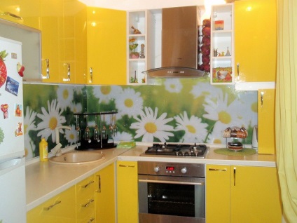 Sárga-zöld konyha, design, színkombináció, fotó