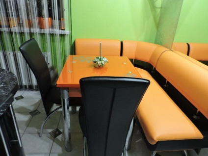 Galben-verde bucătărie, design, combinație de culori, fotografie