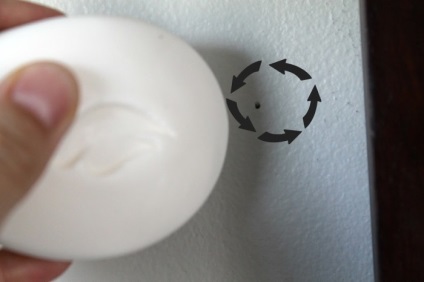 3 Moduri surprinzător de simple cum să eliminați corect găurile din cuie în perete
