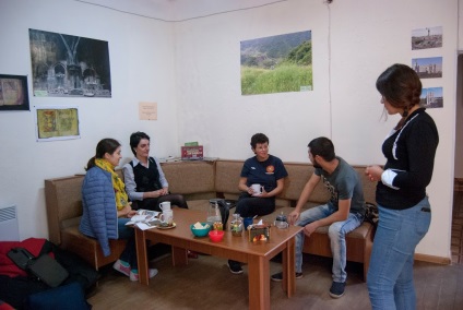 O englezoaică în Armenia, ca club englez, ajută dezvoltarea economică a țării - poate