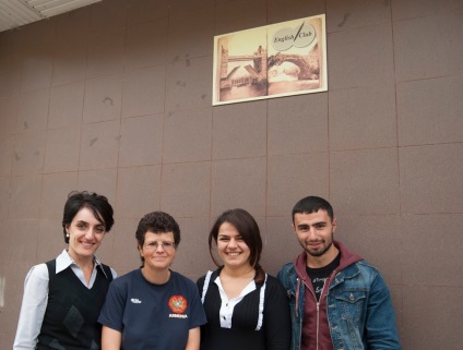 Az örményországi angol nő angol klubként segíti az ország gazdasági fejlődését - talán