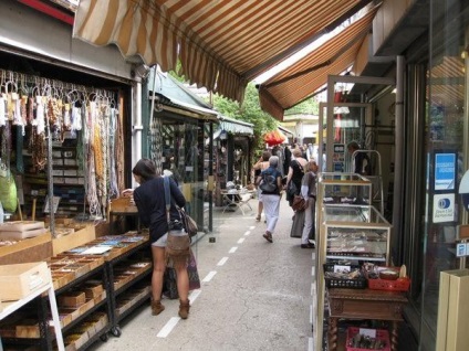 Piața de pe piețele libere de la Saint-Ouen din Paris, tu, eu și Paris