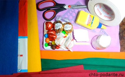 Букет от бонбони със собствените си ръце за начинаещи - цветен фантазия