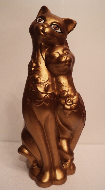 Decorarea unei statuete ceramice - o pisica