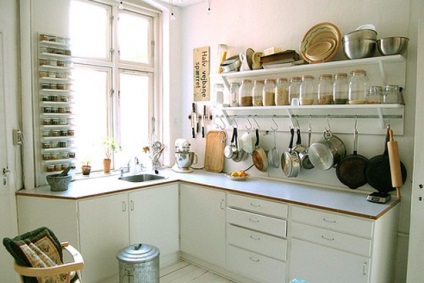Designul unei bucătării mici în Hrușciov cu o fotografie
